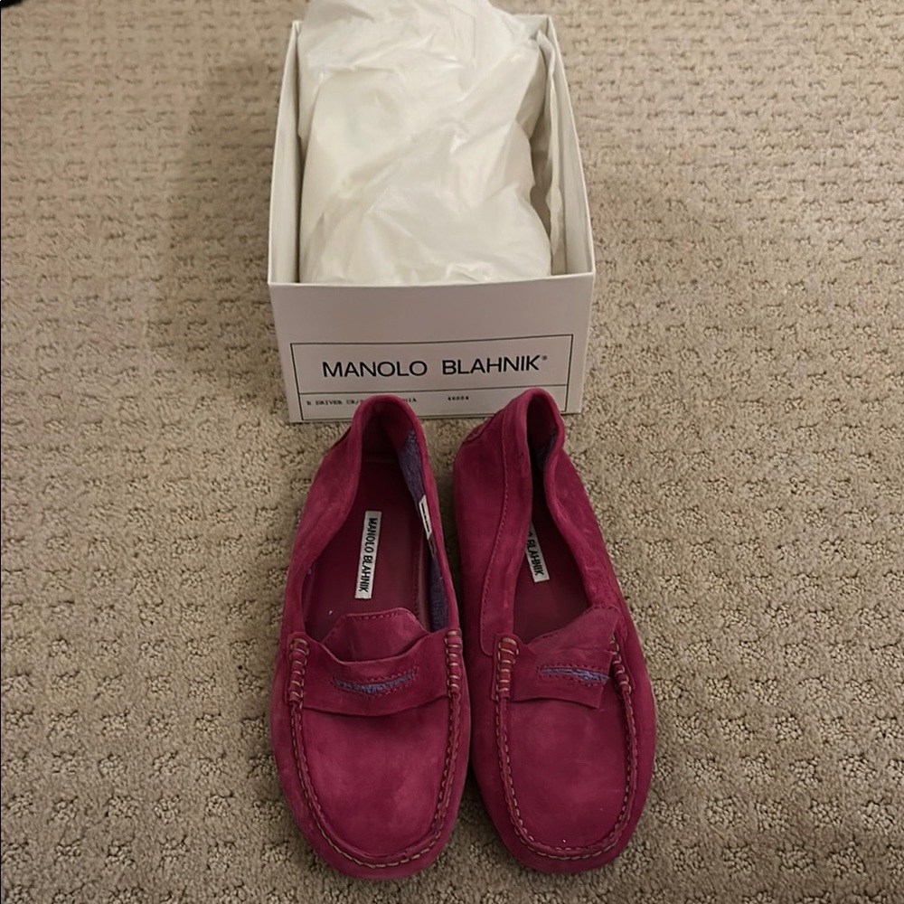 Manolo Blahnik fuschia Suede Loafers